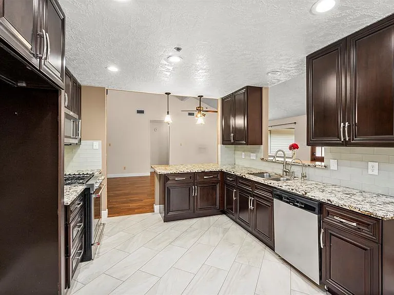 13426 Nevermore Dr — Photo 14