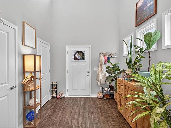 2nd image of 3925 Little Bluestem Dr