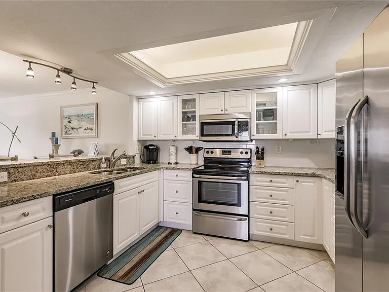 1055 W Peppertree Dr #405AA — Photo 6