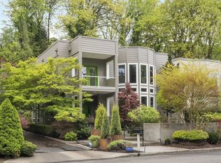 3016 SE Berkeley Pl, Portland, OR 97202