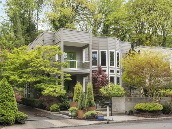 3016 SE Berkeley Pl, Portland, OR 97202