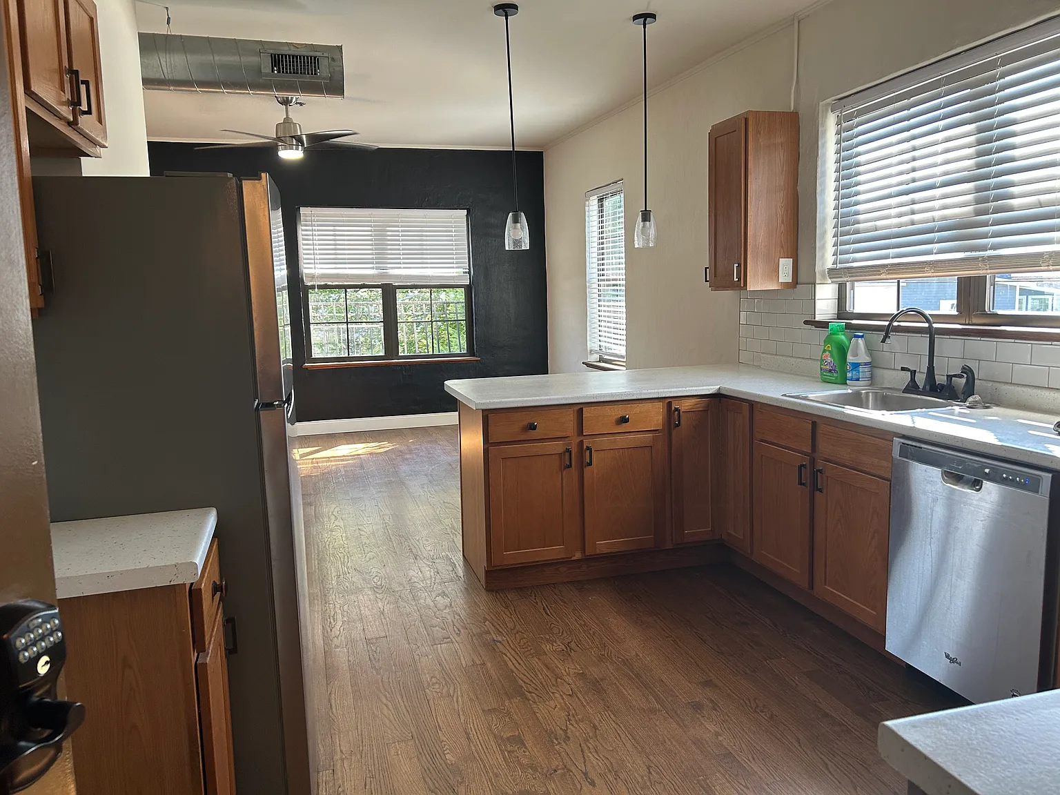2 bed, 785 sqft, $1,620 — Photo 1
