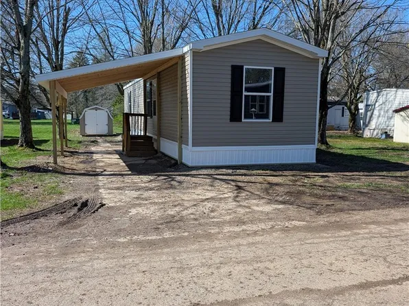 313 Grandview Dr, Arcade, NY 14009