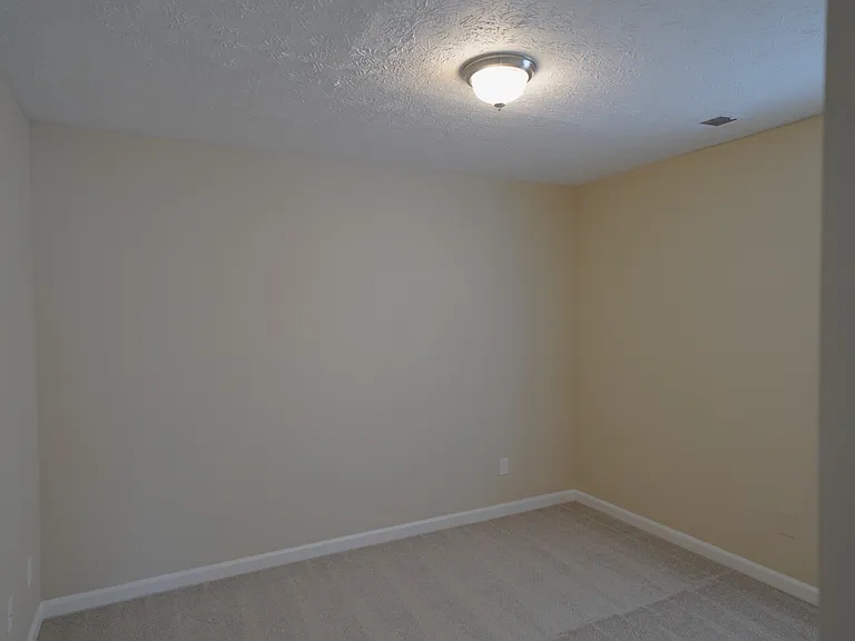 138 Alton Cir — Photo 20