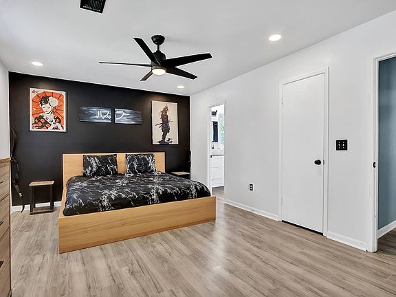 5th image of 2939 Governors Ct