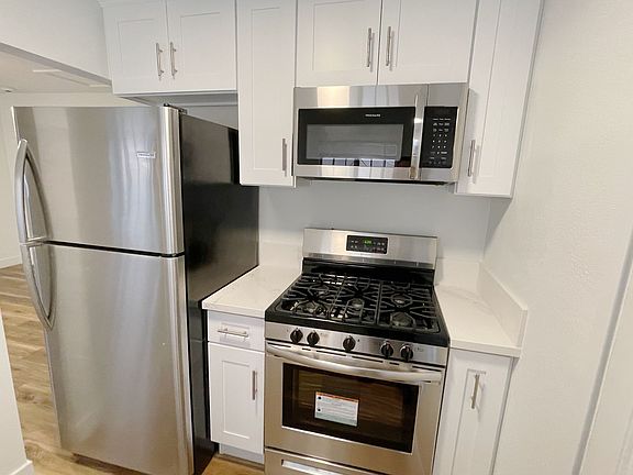 2nd image of 662 W Gage Ave #1/4