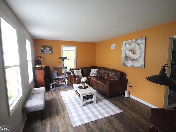 3rd image of 1783 Miller Rd