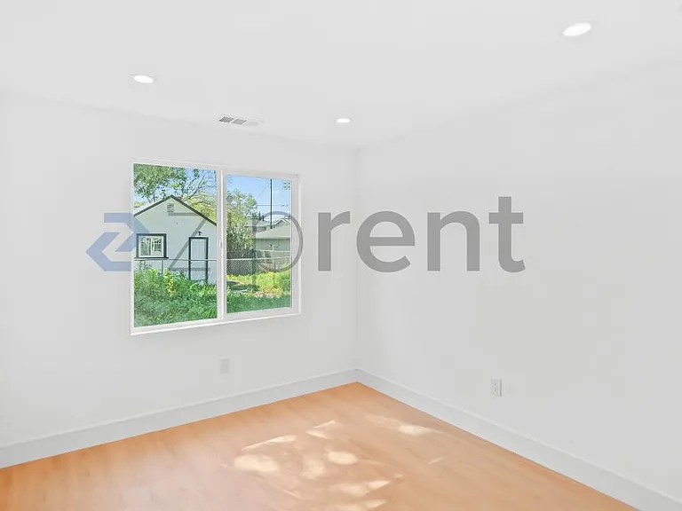 374 S 21st St #2 — Photo 19