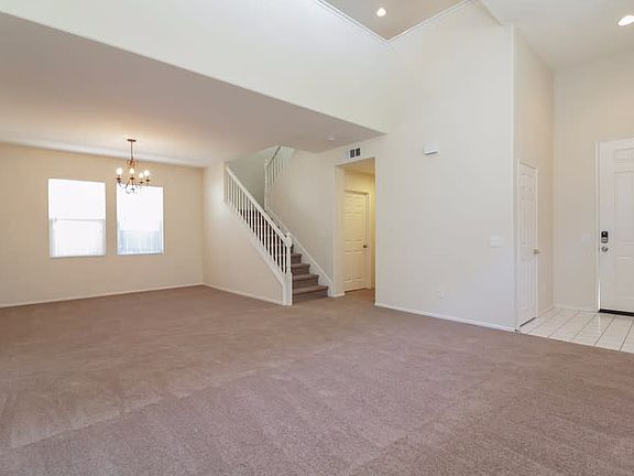 4th image of 25087 Acorn Ct