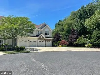 45 Tudor Ct — Photo 17