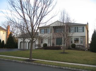 11 Dix Ln, Lawrence Township, NJ 08648