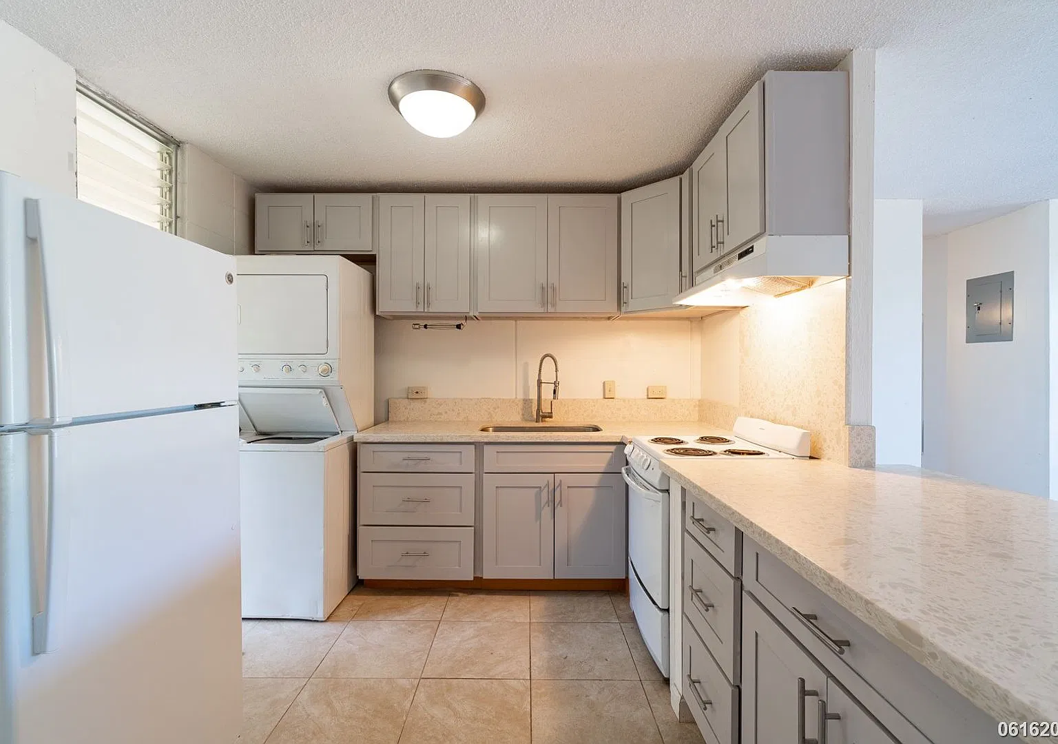 2Bed 1 Bath in ValleyView — Photo 3