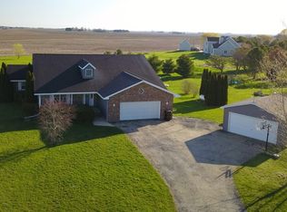 1008 Churchill Downs Dr, Champaign, IL