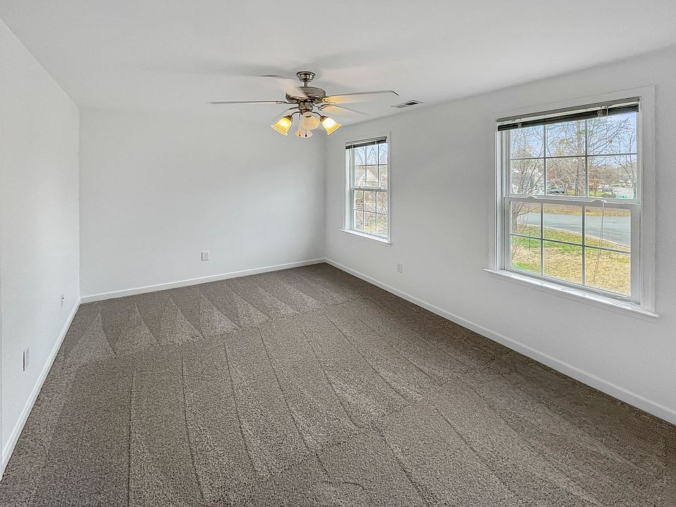 1st image of 154 Sunny Dr