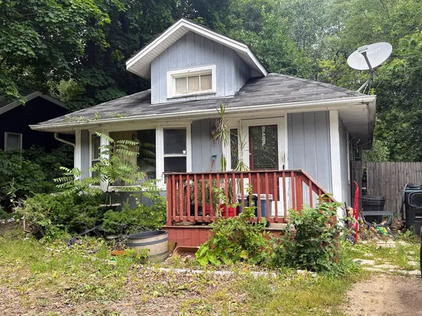 24684 W Lake Shore Dr, Round Lake, IL 60073