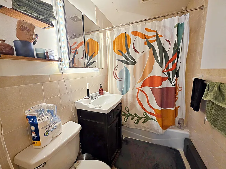 47 Conselyea St #1B — Photo 7