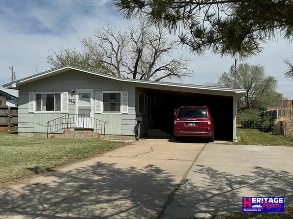 1609 E Laurel St, Garden City, KS 67846