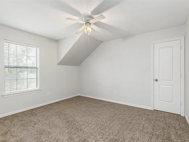 19907 Stone Lake Cir — Photo 26