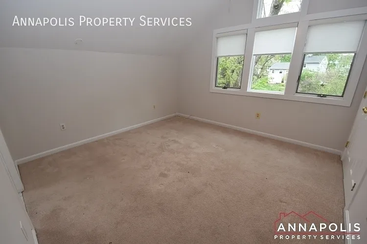 33 Glen Ave — Photo 13