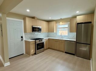 1084 Willson Dr APT 2, Des Plaines, IL 60016