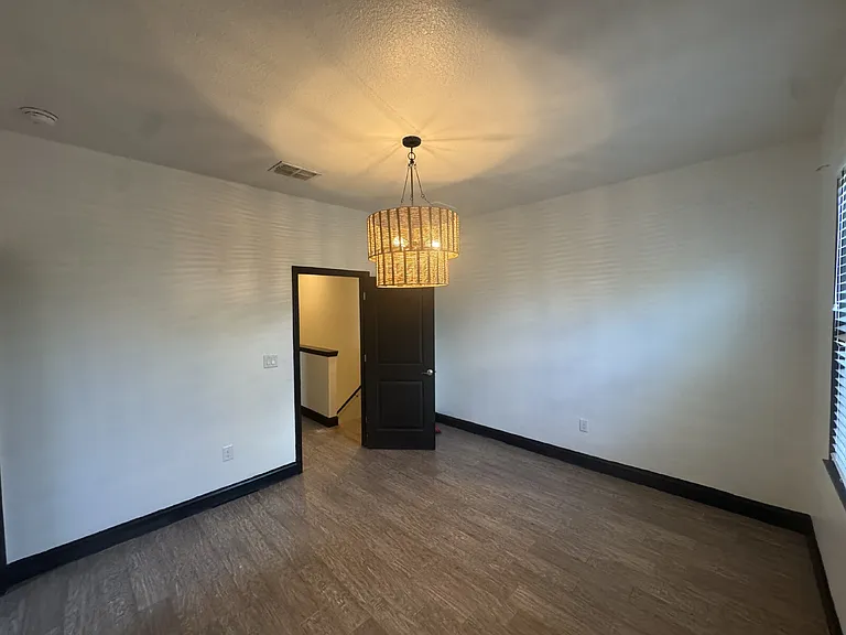 331 N Trask St — Photo 19