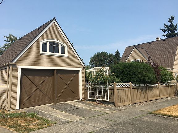 2nd image of 202 W 10th St