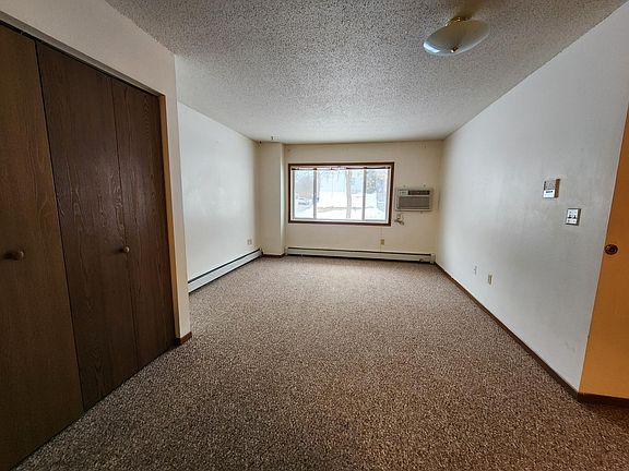 4th image of 1010 6th Ave S #101