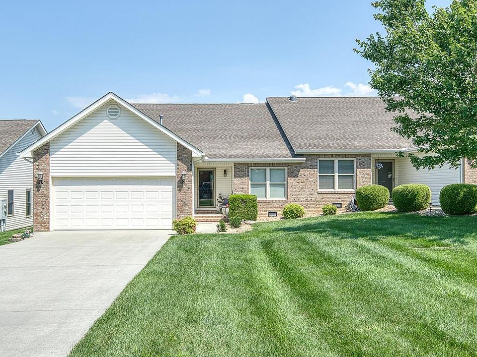 1st image of 39 Woodgate Ln #101