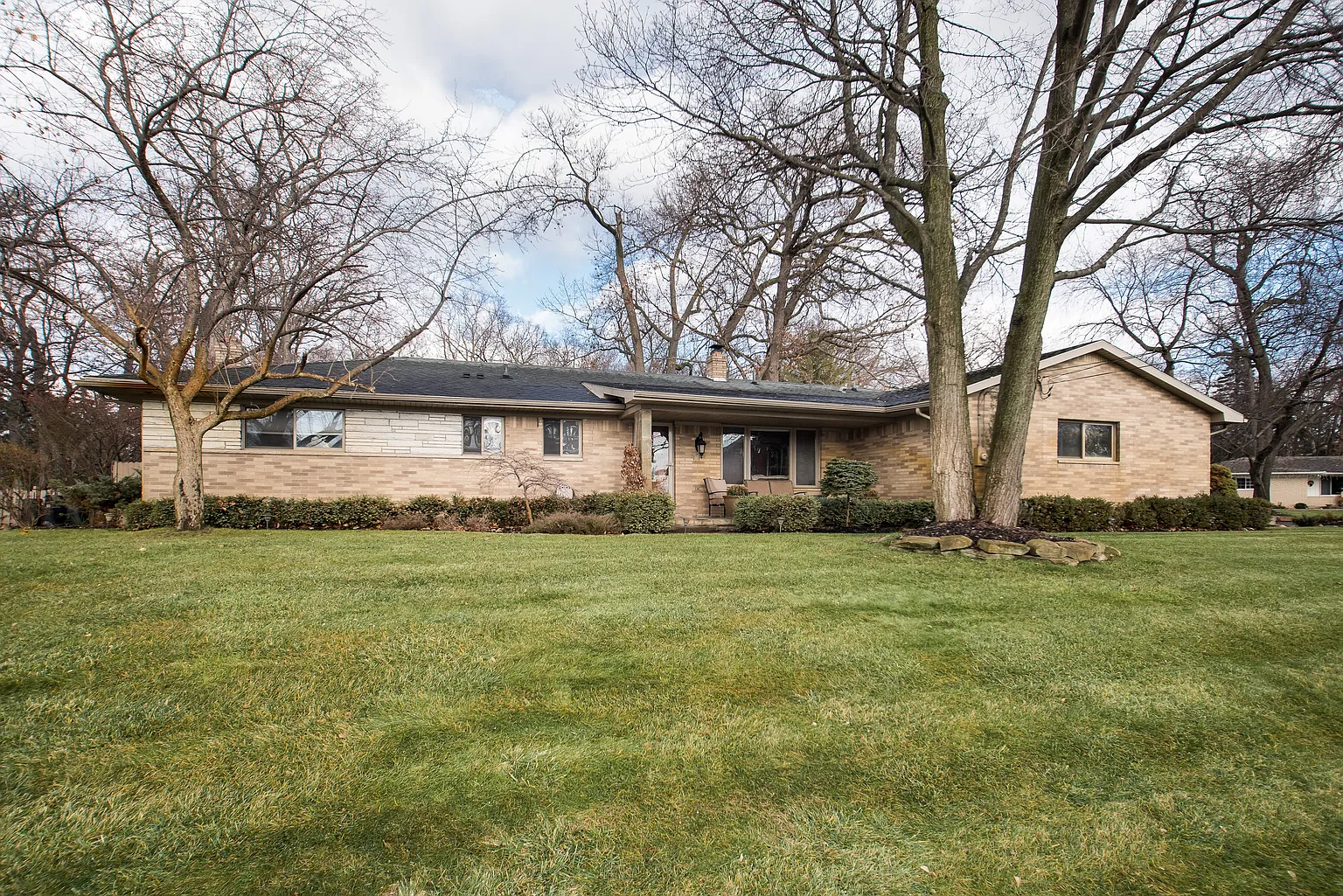 1520 Shankin St photo 1