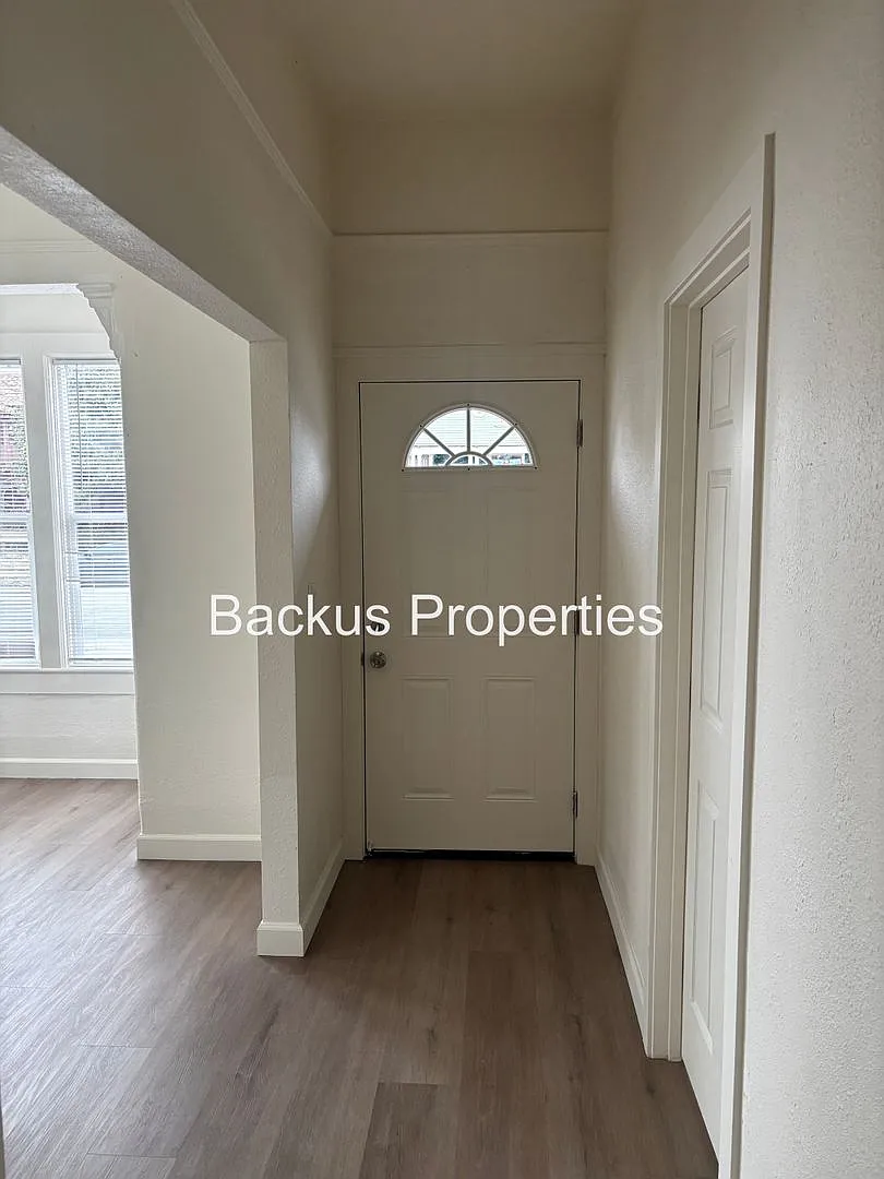 Remodeled four bedroom home in South Salinas — Photo 3