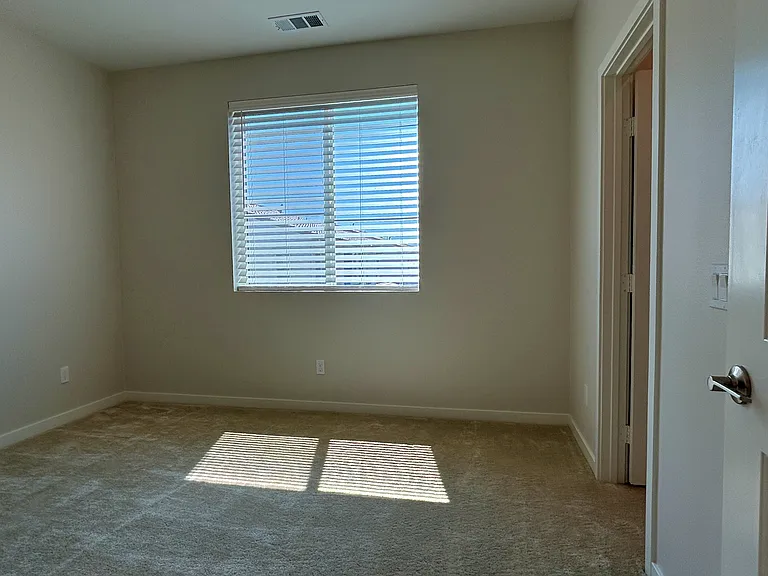 32408 Tannat Dr — Photo 17