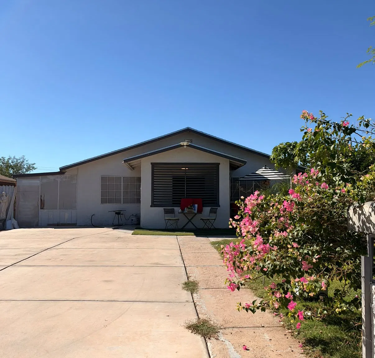 3 bed, $2,500 — Photo 2