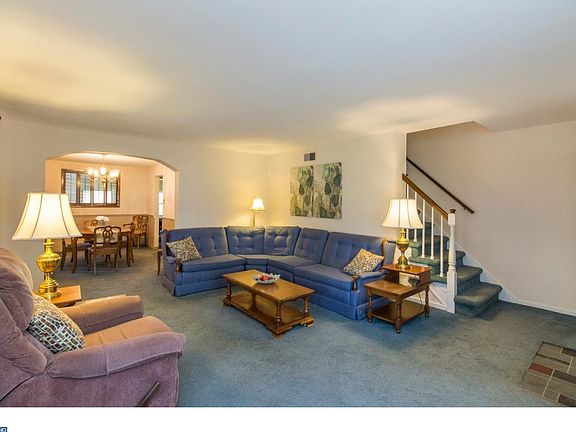 5th image of 213 Evergreen Ave