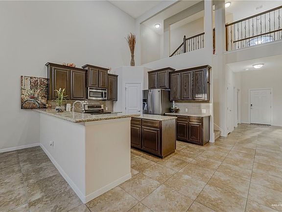 5th image of 3909 Revilla St