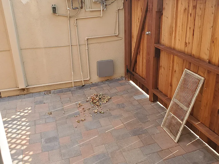 5306 Romaine St — Photo 2