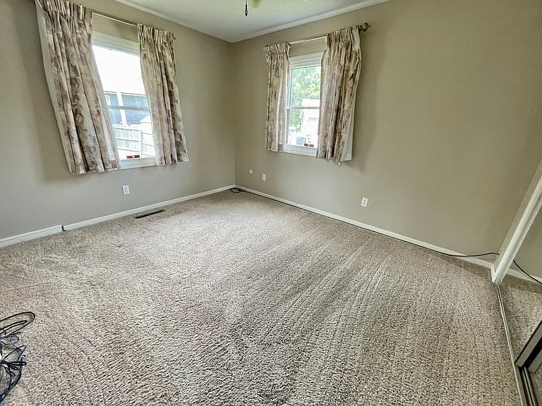 105 Colony Dr — Photo 3