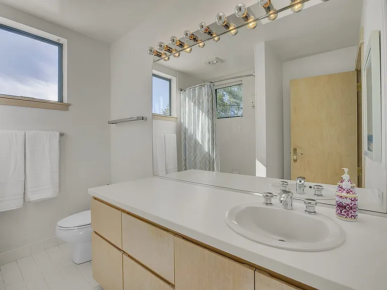 319 Tappan Ter — Photo 53