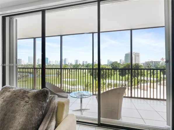 20379 W Country Club Dr APT 536, Aventura, FL 33180