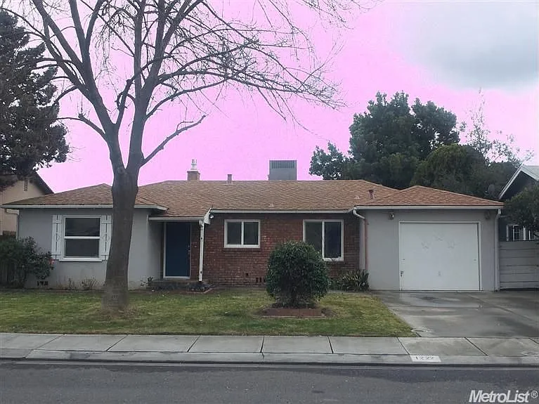 1222 College Ct photo 1
