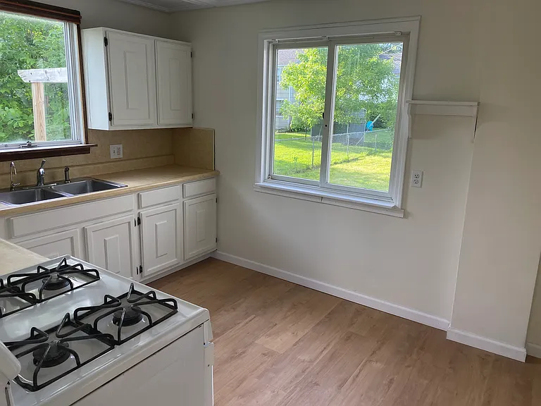190 Lattimore Rd — Photo 9