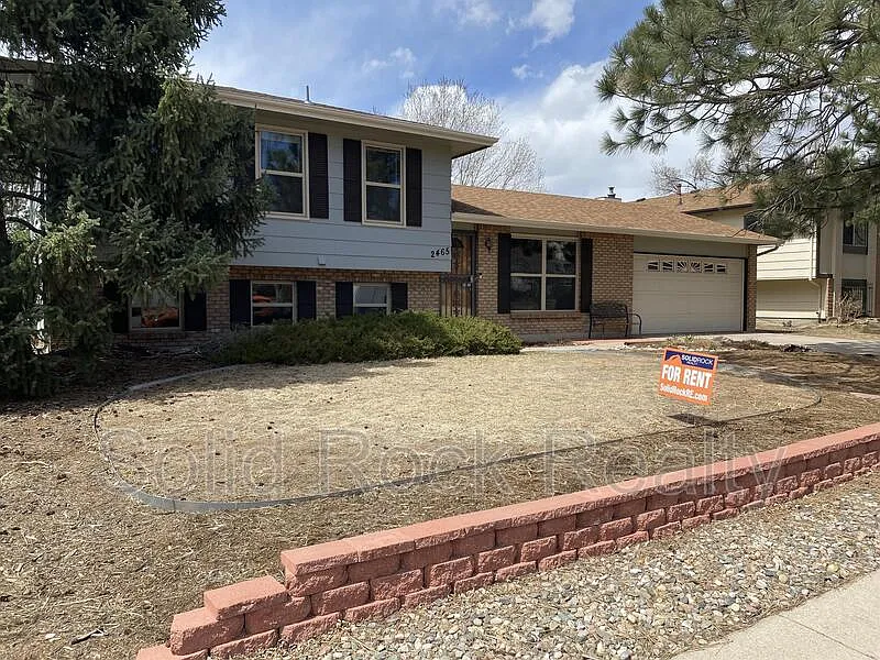 4 bed, 2.0 bath, 1751 sqft, $2,425 — Photo 3