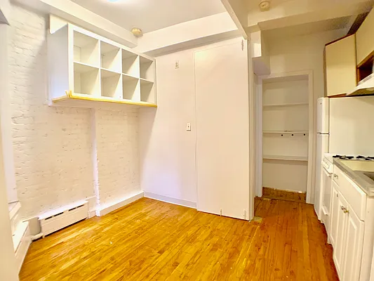 Rented by Bohemia Realty Group | media 8