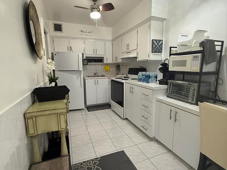 1150 Atlantic Shores Blvd #611 — Photo 3