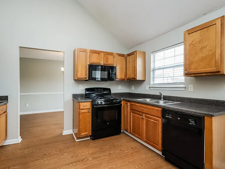 153 Bellington Dr — Photo 6