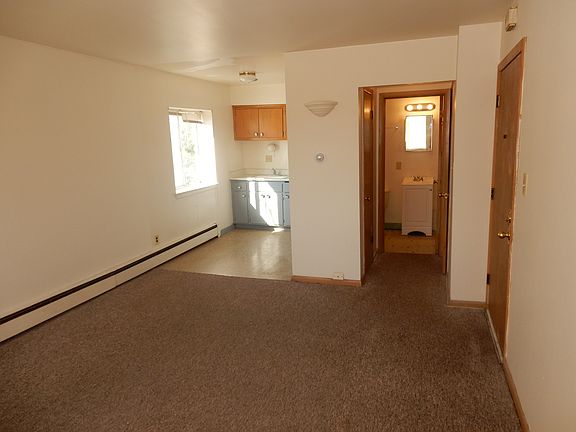 LIVING AREA/OPPOSITE VIEW