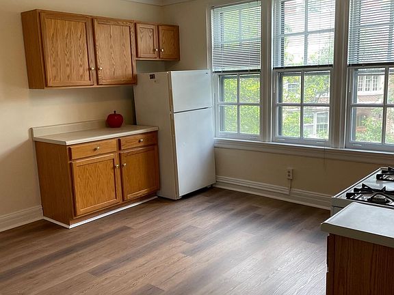 Kitchen and breakfast room.