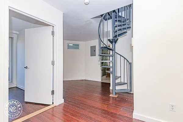 Rented by MySpaceNYC | media 4