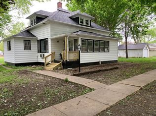15 N Locust St, Pesotum, IL 61863