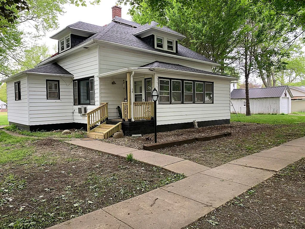15 N Locust St photo 1
