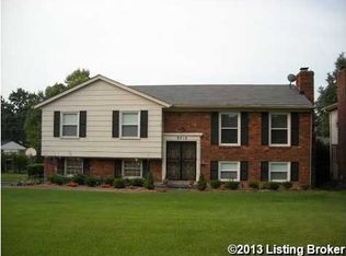 9512 Aylesbury Dr, Rolling Hills, KY 40242
